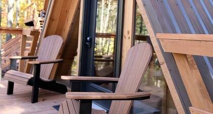 Cozy Tree Cabin with Wonderful Views from the Deck by Tappan Lake in Ohio