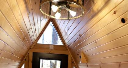 Cozy Tree Cabin with Wonderful Views from the Deck by Tappan Lake in Ohio