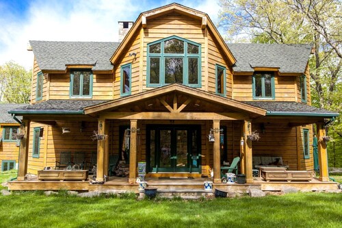 Cozy Room Rental for a Country Getaway Nestled in Enchanting Westchester County near New York City