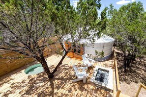 Terrace/patio - Relaxing Yurt Perfect for Couples in Dripping Springs, Texas (Dripping Springs)