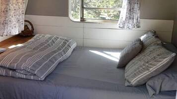 1 habitación y ropa de cama