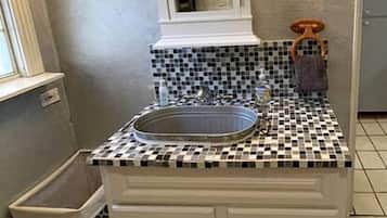 Towels, soap, shampoo, toilet paper