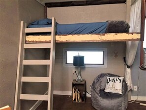 1 多间卧室、床单、轮椅无障碍