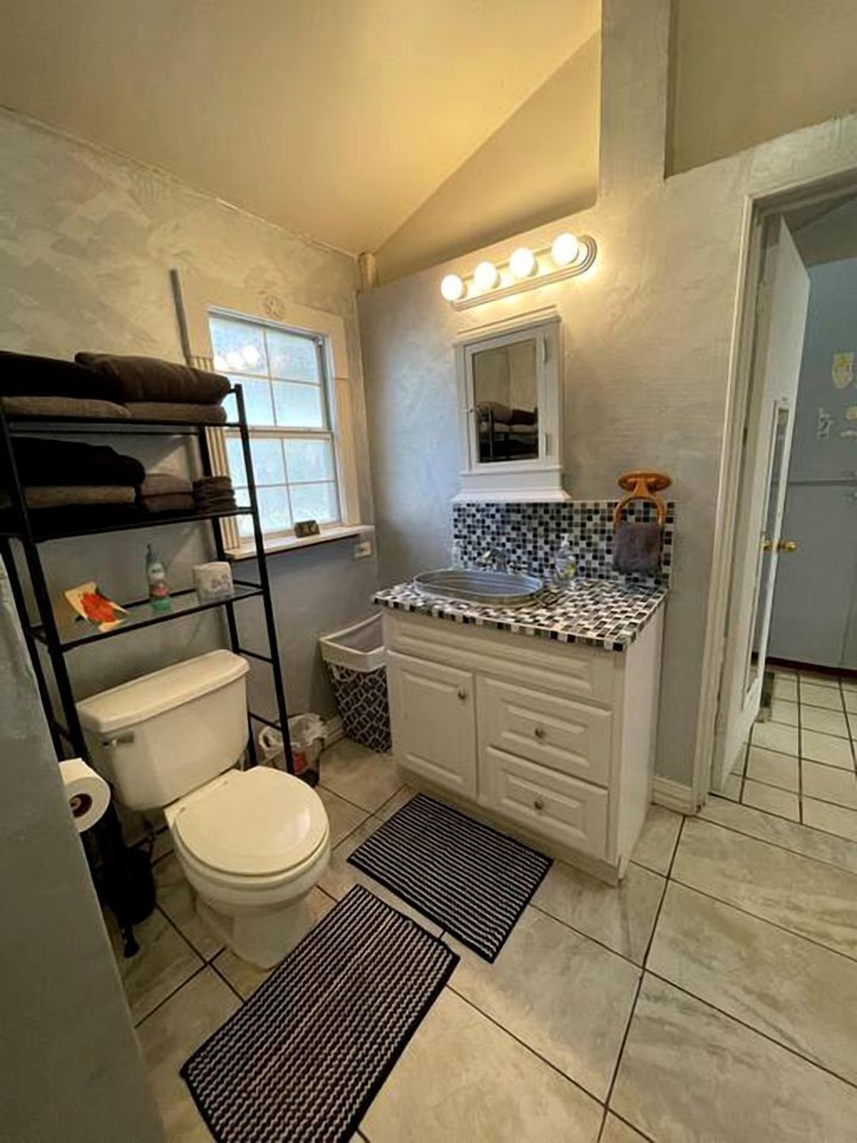 Towels, soap, shampoo, toilet paper
