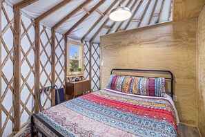 2 bedrooms, bed sheets