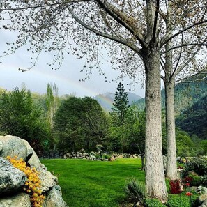 المنطقة المحيطة بالمنشأة