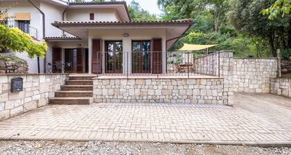 Villino alla Colonna on the Francigena