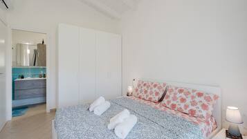 1 chambre, fer et planche à repasser, Wi-Fi, literie fournie