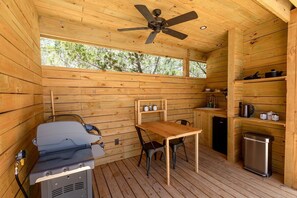 屋外ダイニングエリア