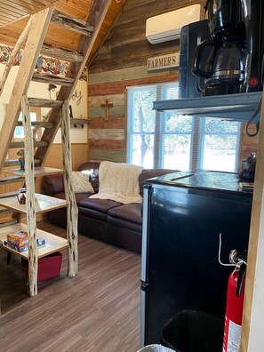 Unclassified image, 5 of 15, button