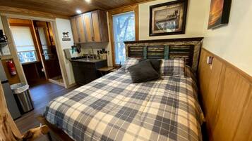 2 bedrooms, bed sheets