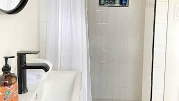 Hair dryer, towels