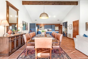 Dining - Impressive Modern Cabin with Beautiful Interior and Exterior in Ingram, Texas (Ingram)