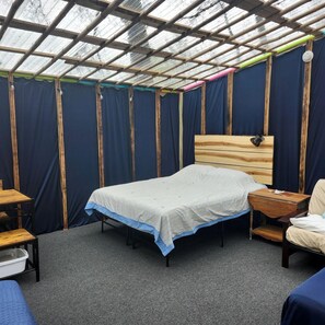 1 bedroom, WiFi, bed sheets