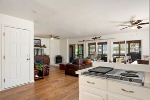 Refrigerador, microondas, parrilla de estufa y lavavajillas 