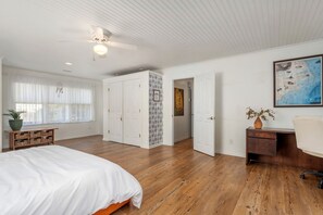 3 bedrooms, desk, iron/ironing board, WiFi