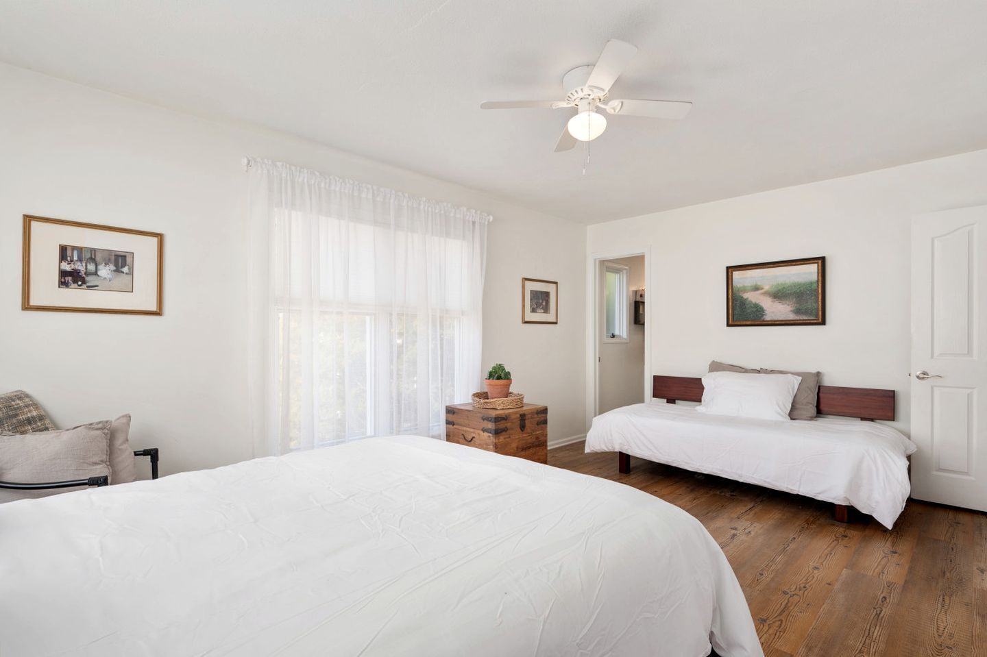 3 bedrooms, desk, iron/ironing board, WiFi