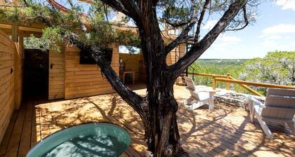 Luxurious Romantic Yurt with Hot Tub in Dripping Springs, Texas
