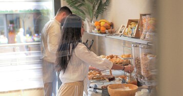 Desayuno continental incluido todos los días 