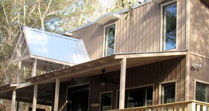 Georgia's Coziest Riverside Retreat: Cabin Adventure in Claxton