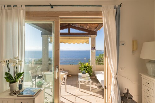 Ferienhaus 'Daisy' mit Meerblick, WLAN und Klimaanlage