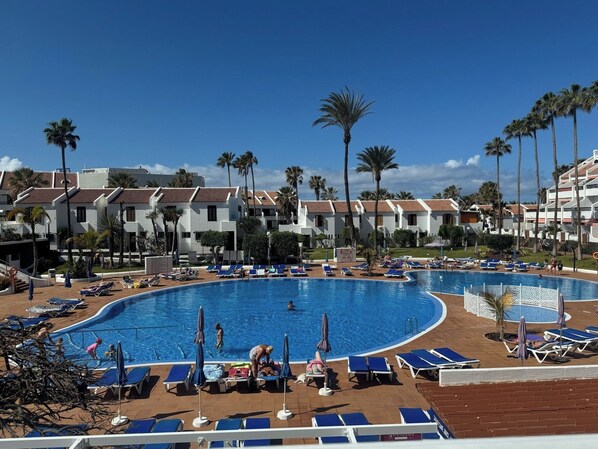 Outdoor pool - Spacious 2 Bedroom Duplex on Parquesantiago 2 (Arona)