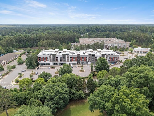 Luxe 3BR Suite in North Raleigh