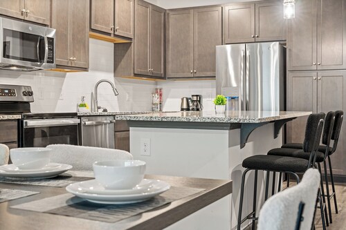 Luxe 3BR Suite in North Raleigh