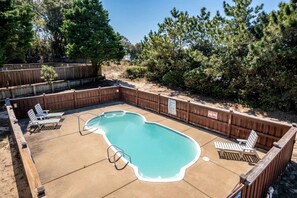 Pool - Pet Friendly Coastal Cottage in Corolla, North Carolina, Complete with Outdoor Pool and Private Hot Tub (Corolla)