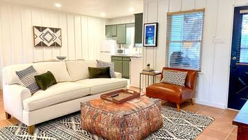 TV, fireplace, ping pong