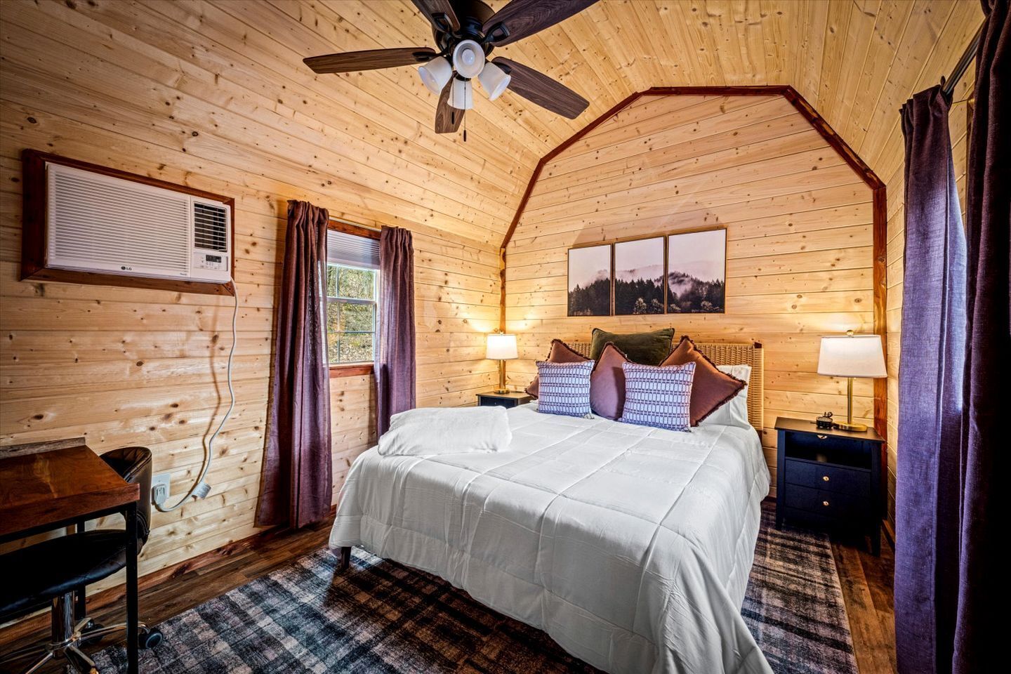 1 bedroom, desk, iron/ironing board, WiFi