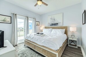 5 bedrooms, WiFi, bed sheets