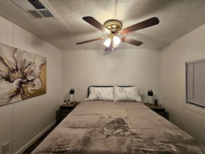 Desk, WiFi, bed sheets