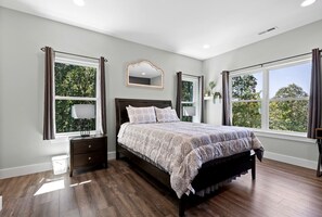 2 habitaciones, escritorio, tabla de planchar con plancha y wifi 