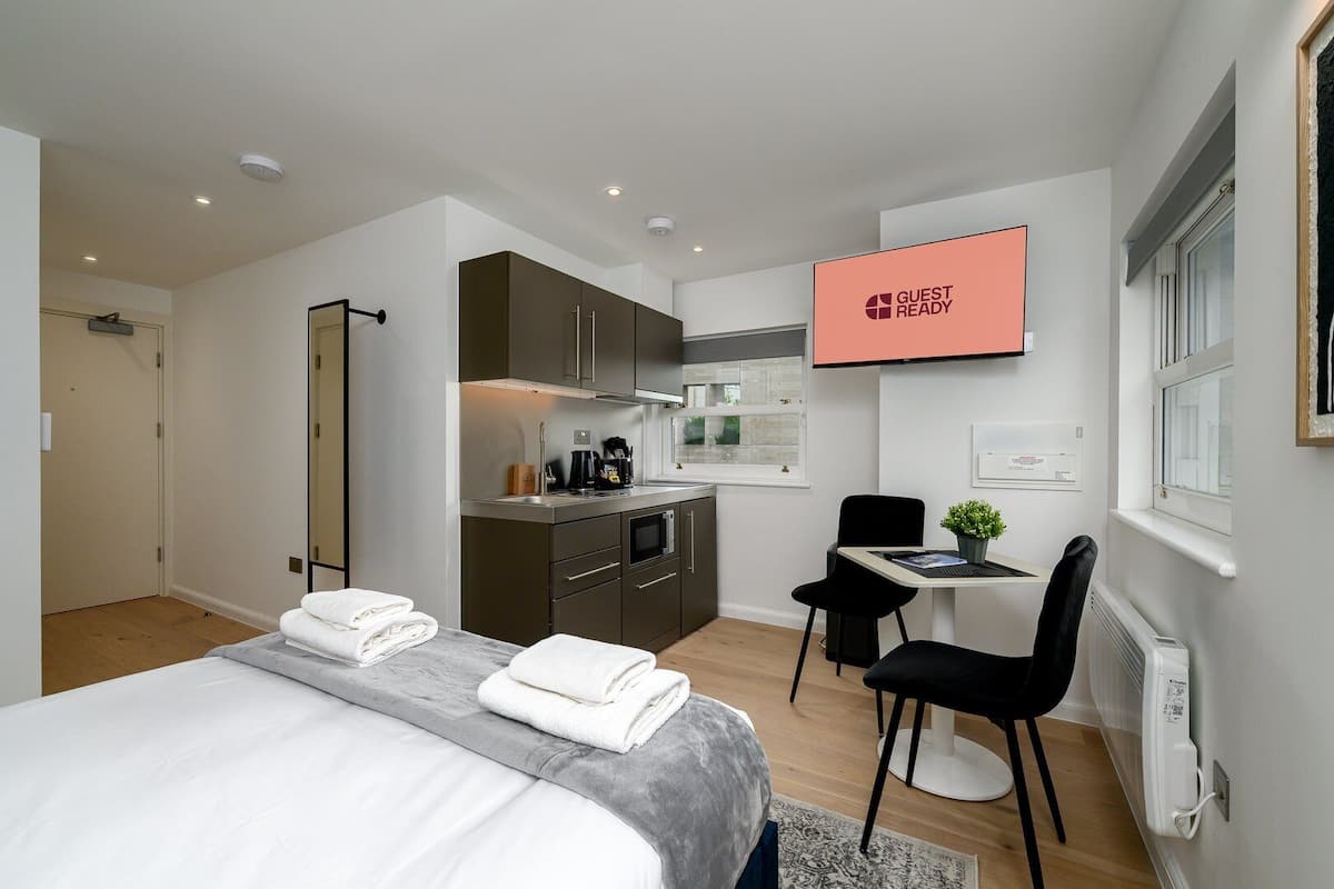 开间 (Standard Studio)