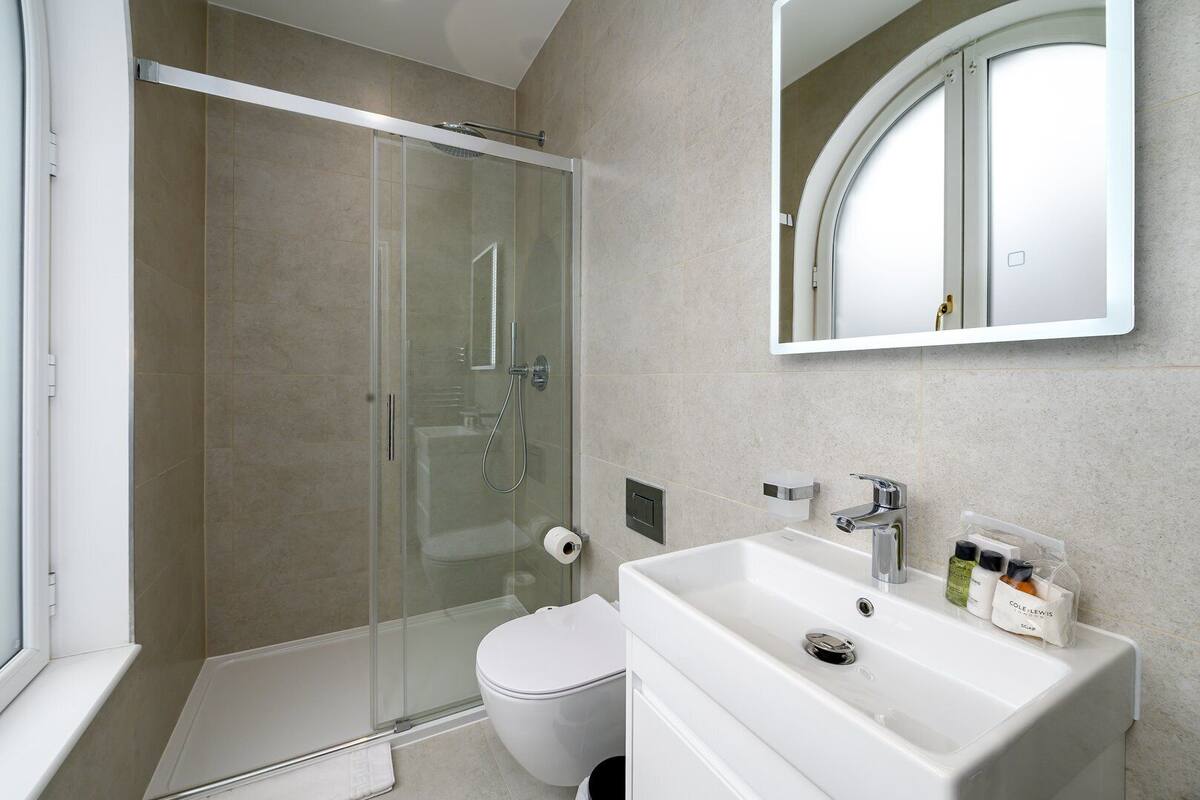 Studio (Studio) | Bathroom