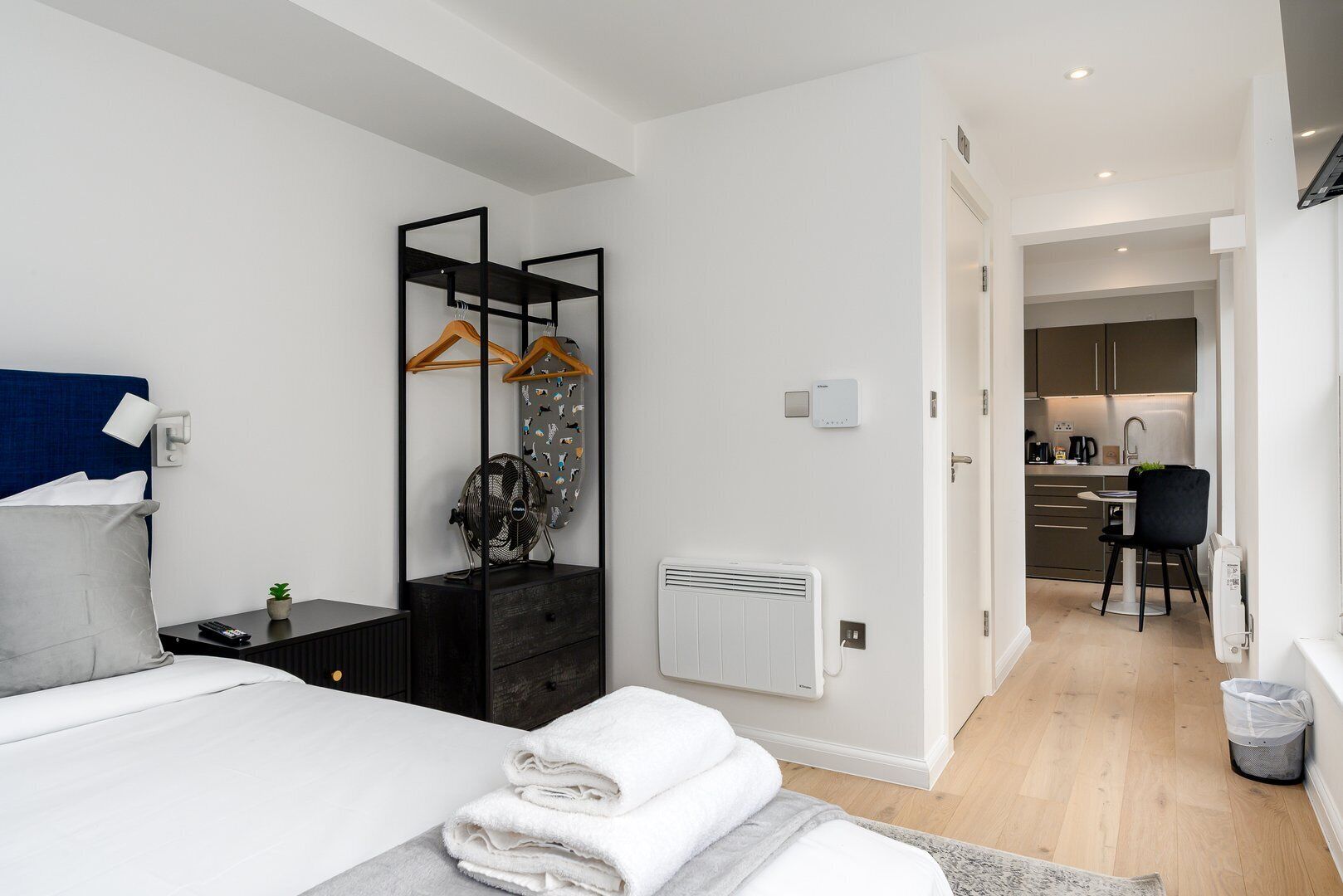 Studio (Superior Studio)