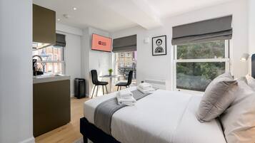 Studio (Standard Studio)