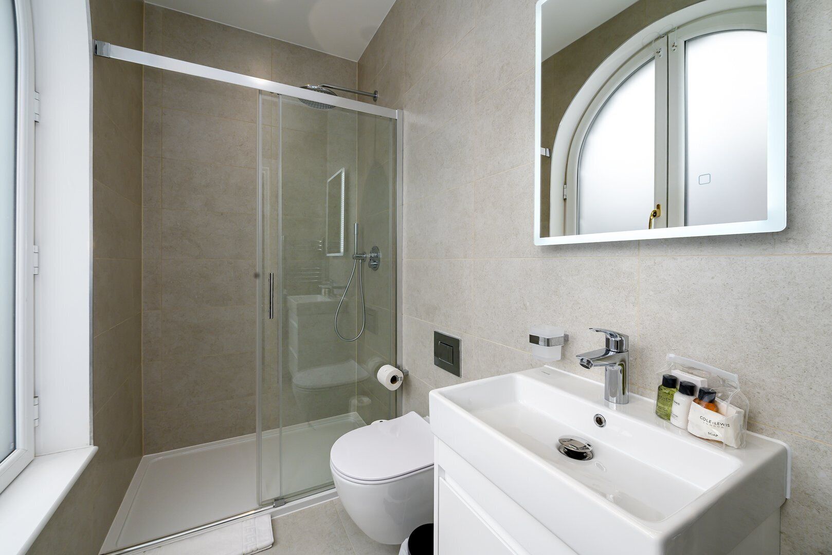 Studio (Studio) | Bathroom