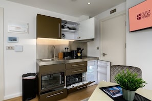 Studio (Standard Studio)