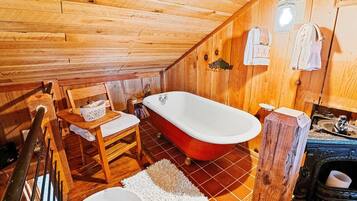 Towels, soap, shampoo, toilet paper