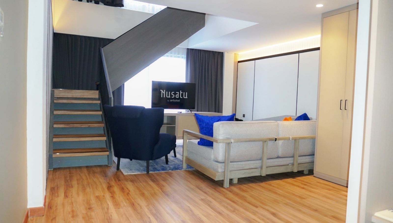 Studio Suite | Living area | LED TV