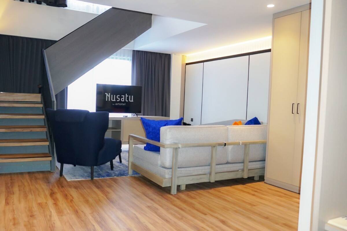 Studio Suite | Living area | LED TV