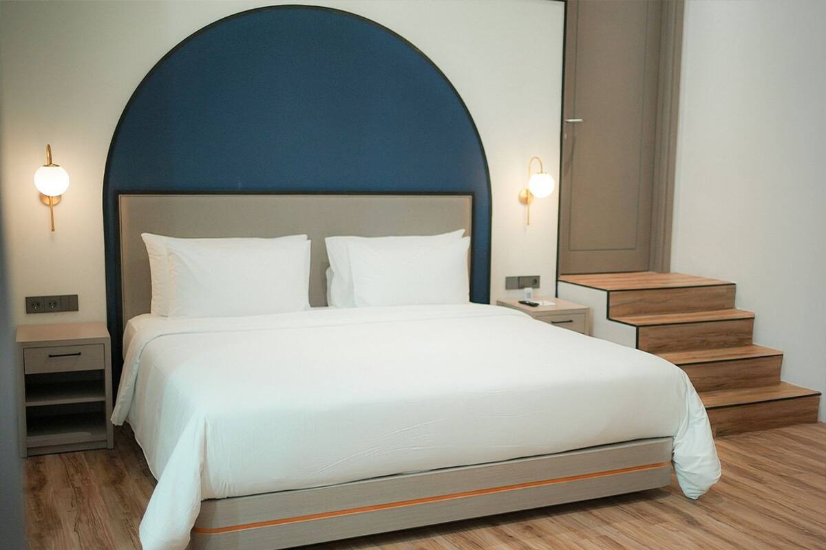 Studio Suite | Desk, iron/ironing board, free WiFi, bed sheets