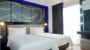 Habitación estándar | Escritorio, tabla de planchar con plancha, wifi gratis y ropa de cama