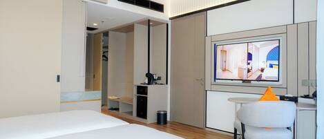 Superior Room | Desk, iron/ironing board, free WiFi, bed sheets