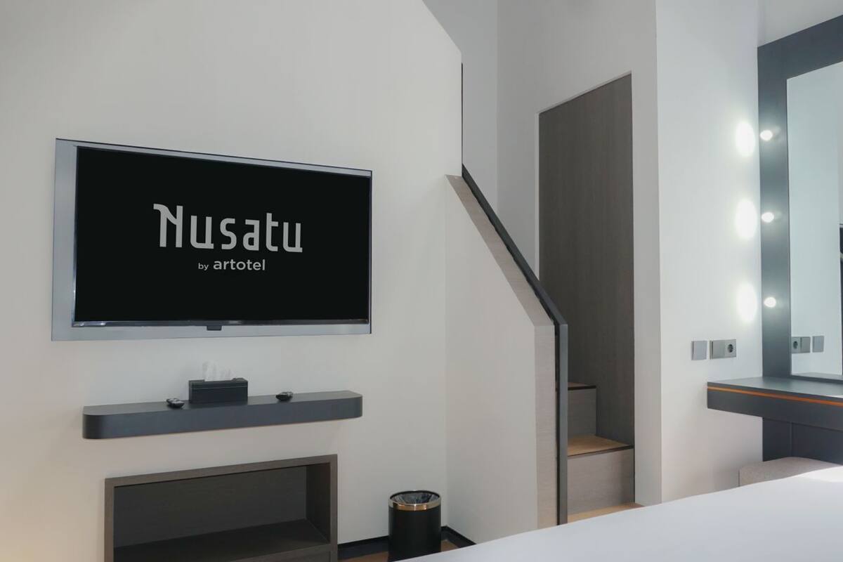 Junior Suite, 2 Bedrooms | Desk, iron/ironing board, free WiFi, bed sheets