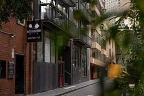 Exterior - Laneway Luxe | Heart of Melbourne (Melbourne)