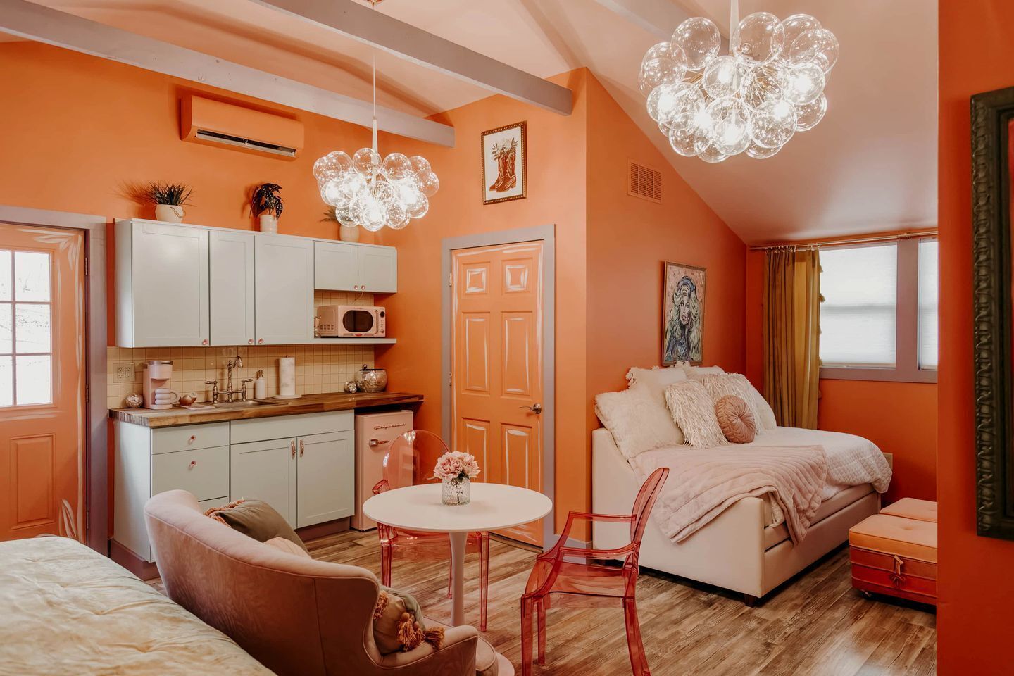 1 bedroom, WiFi, bed sheets
