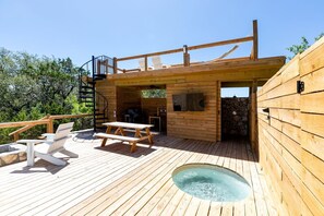屋外ダイニングエリア